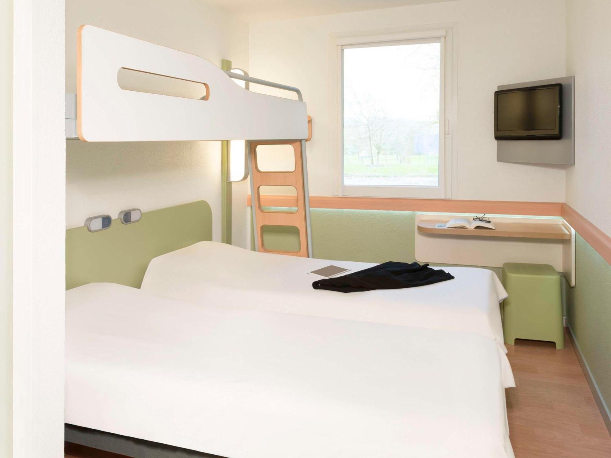 Ibis Budget Lons-Le-Saunier Lons-le-Saunier Exterior foto