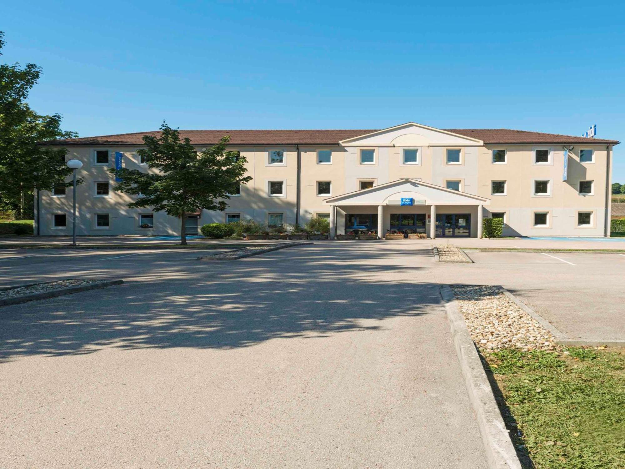 Ibis Budget Lons-Le-Saunier Lons-le-Saunier Exterior foto