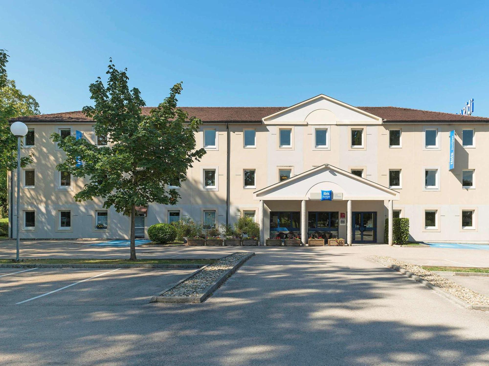 Ibis Budget Lons-Le-Saunier Lons-le-Saunier Exterior foto