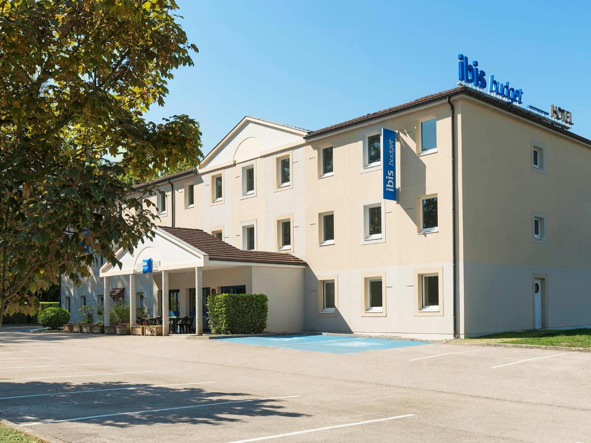 Ibis Budget Lons-Le-Saunier Lons-le-Saunier Exterior foto