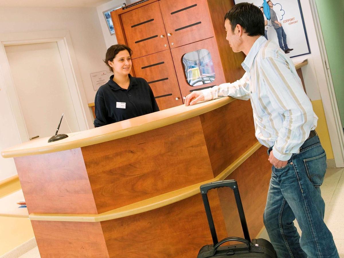 Ibis Budget Lons-Le-Saunier Lons-le-Saunier Exterior foto